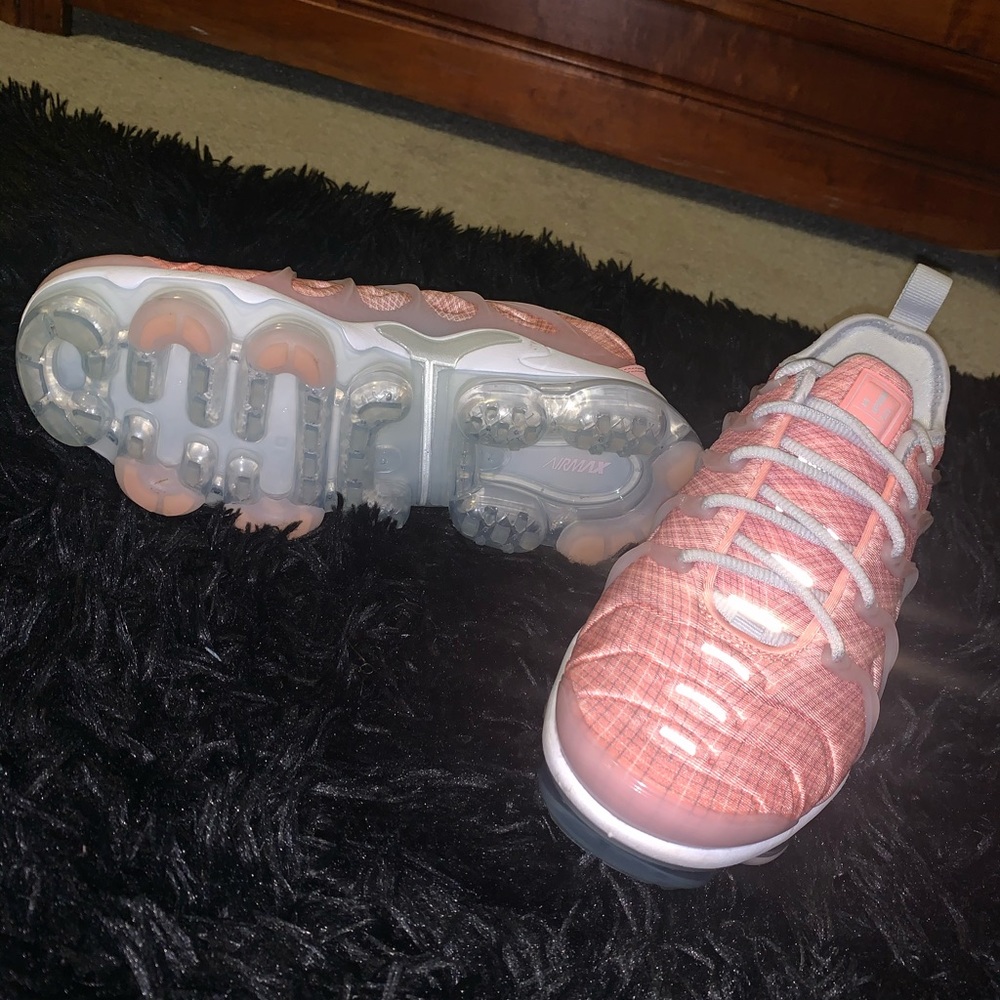 Women’s vapormax shoes